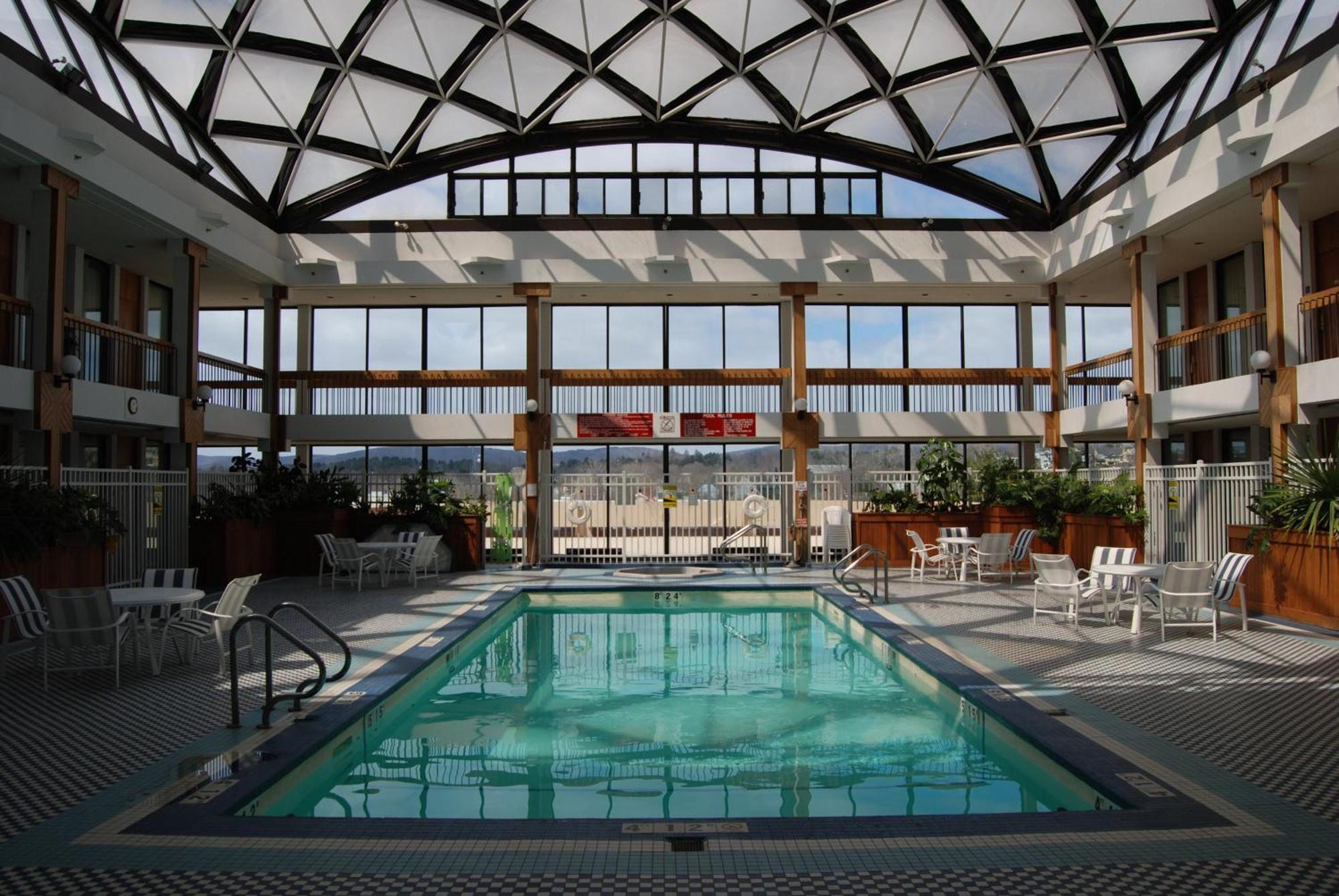 Holiday Inn & Suites Pittsfield-Berkshires By Ihg Exteriör bild
